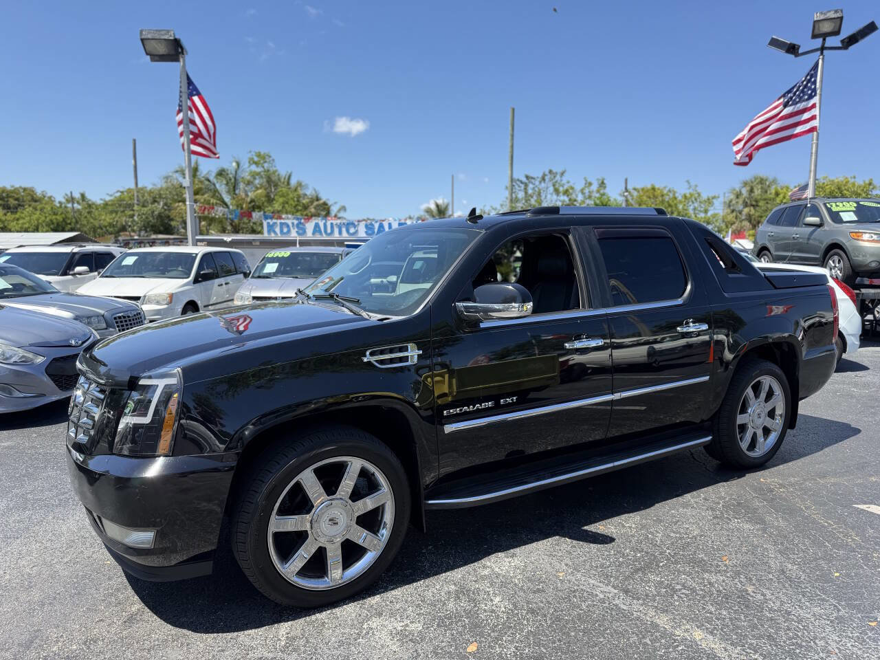 Used 2013 Cadillac Escalade EXT Luxury AWD/4WD image 3