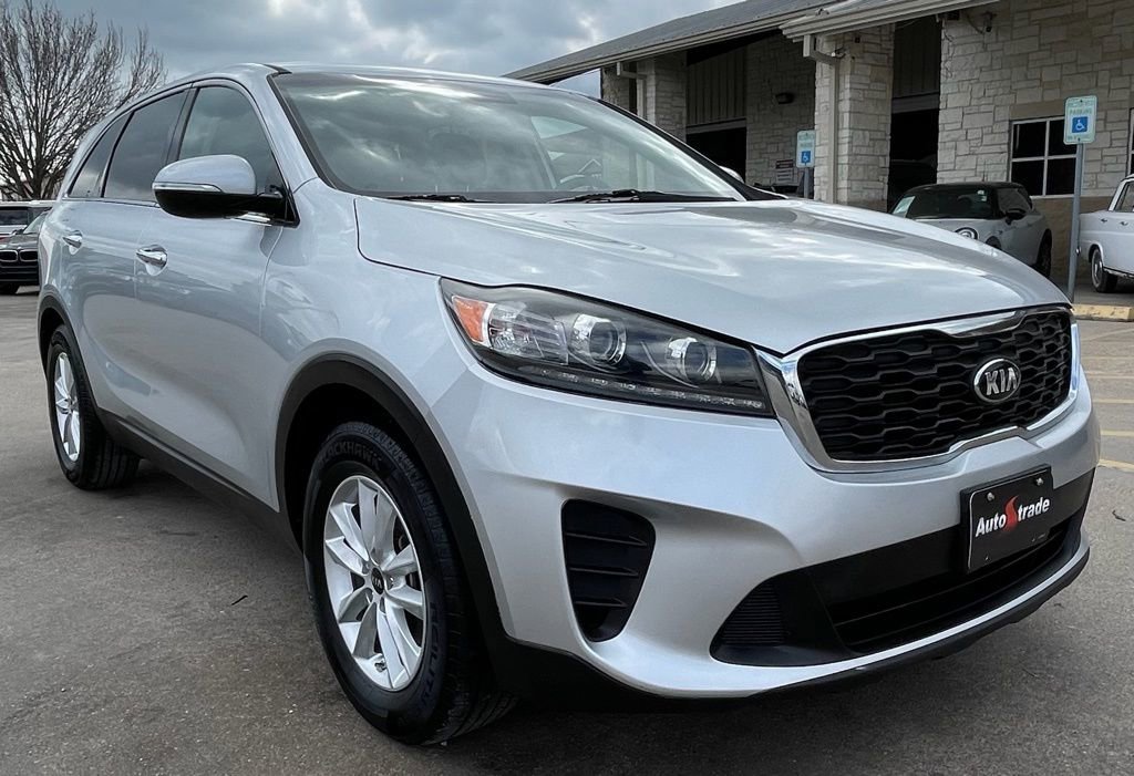 Used 2019 Kia Sorento LX image 3