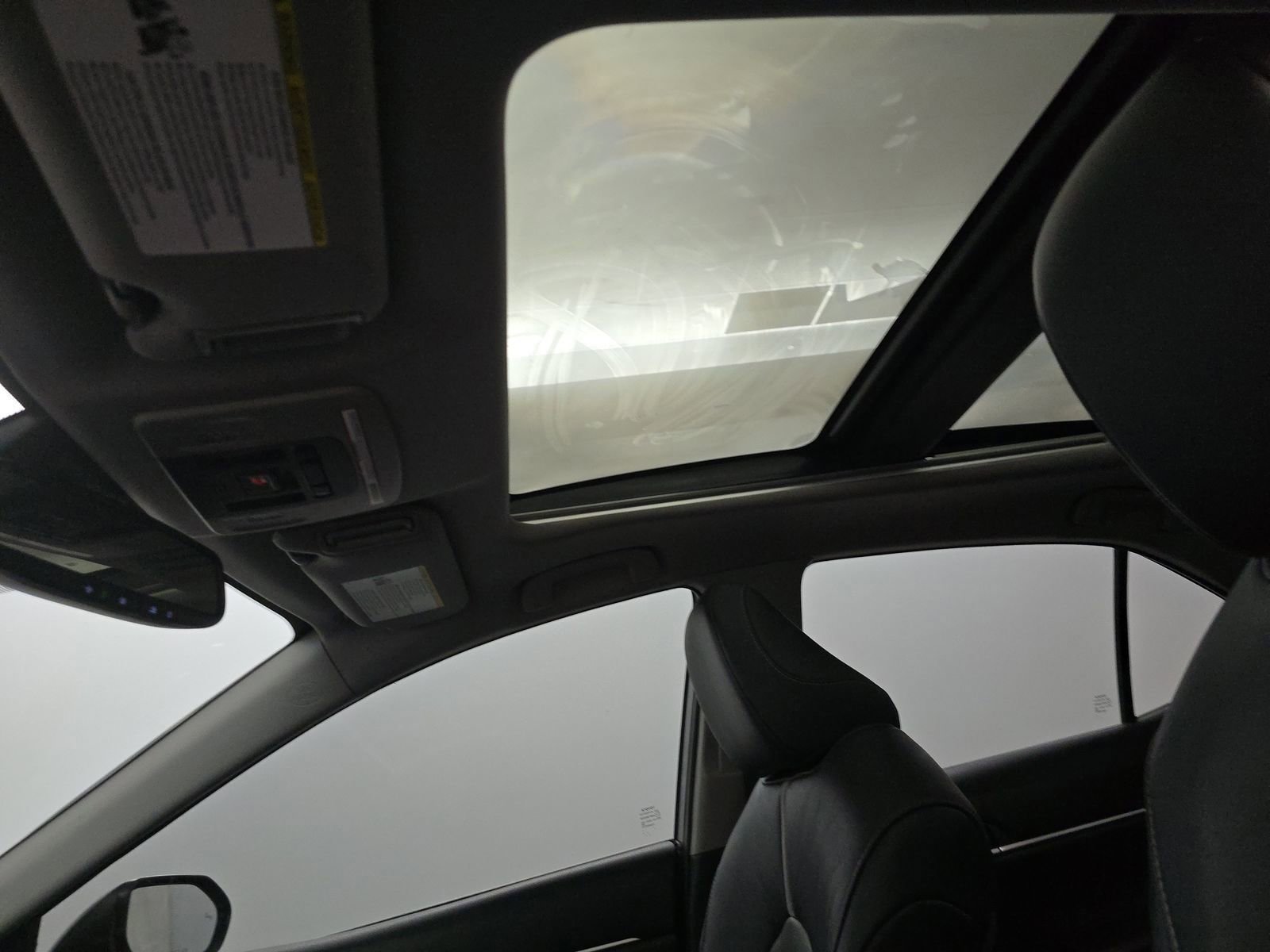 Used 2020 Toyota Camry XSE image 16