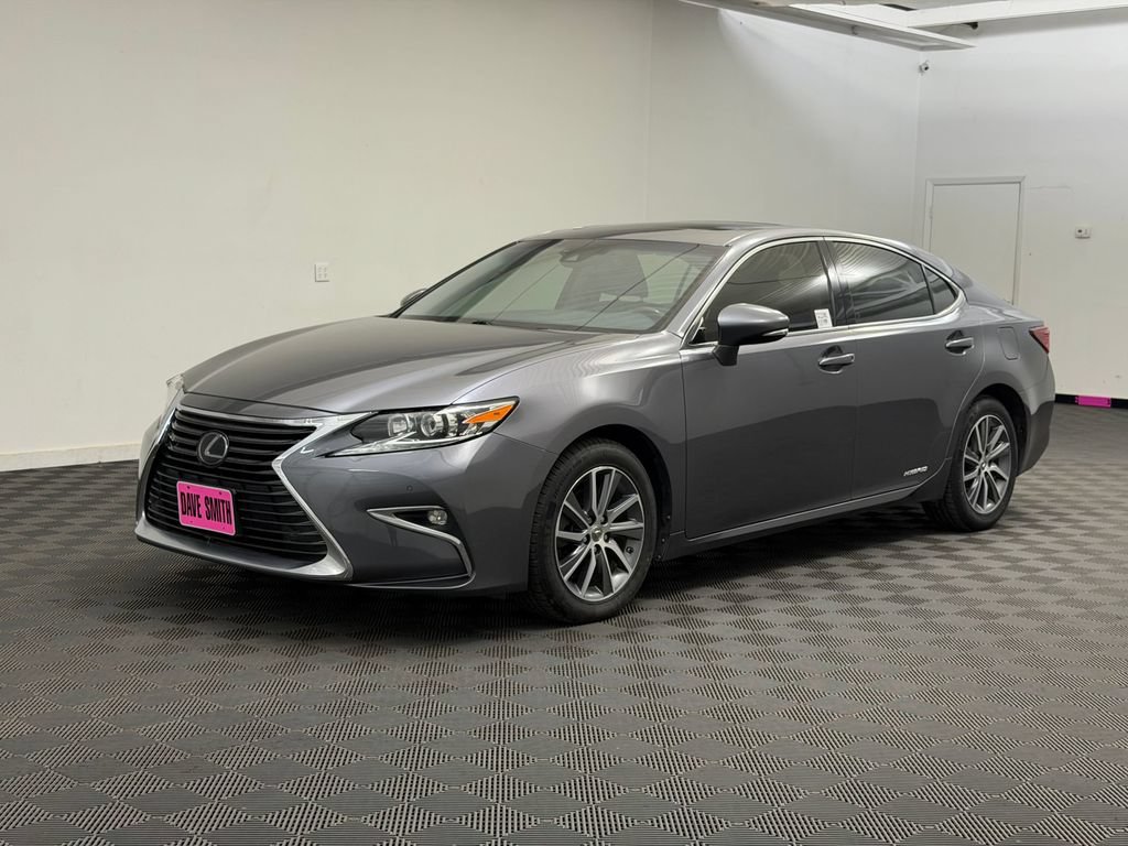 Used 2016 Lexus ES 300h w/ Navigation System Package
