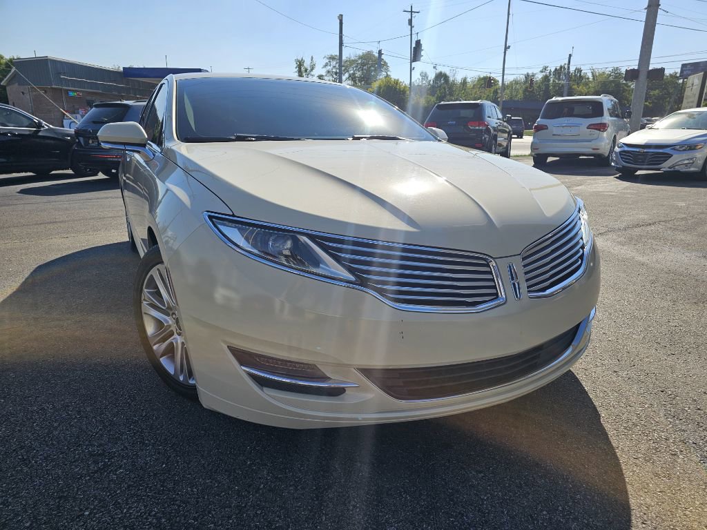 Used 2015 Lincoln MKZ AWD image 3