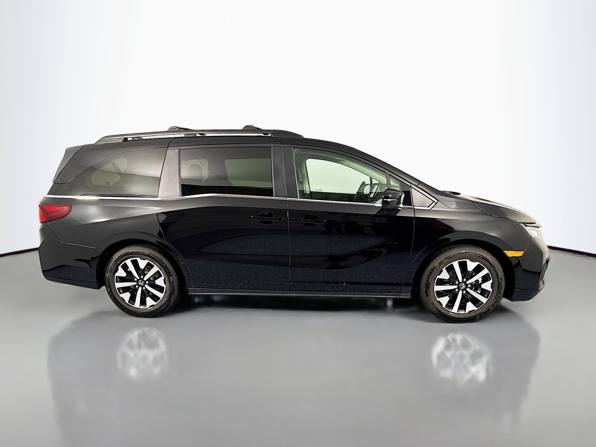 Certified 2026 Honda Odyssey EX-L image 4