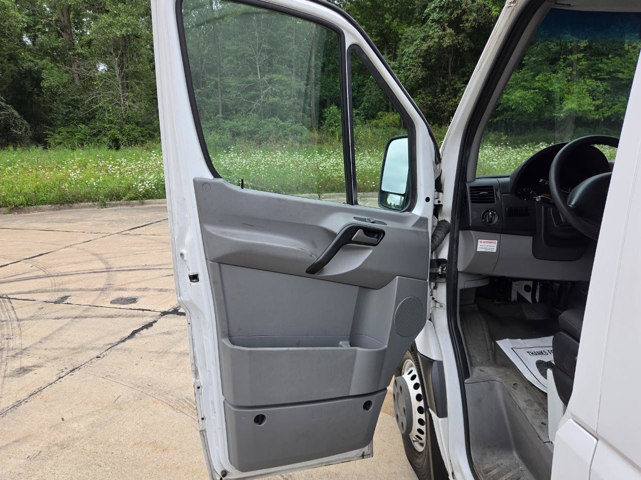 Used 2018 Freightliner Sprinter 3500 RWD image 17