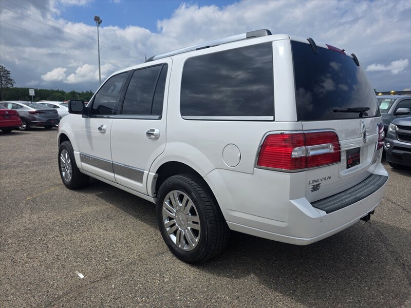 Used 2012 Lincoln Navigator 4WD image 4