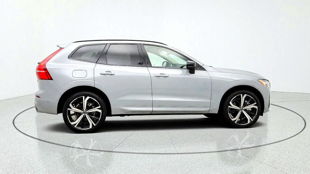 Used 2025 Volvo XC60 T8 Ultra w/ Protection Package Premier AWD/4WD image 4