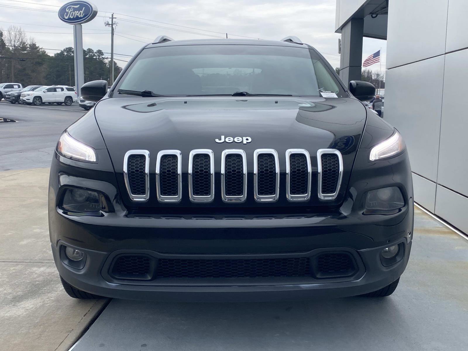 Used 2017 Jeep Cherokee Latitude w/ Safety/Convenience Group image 12