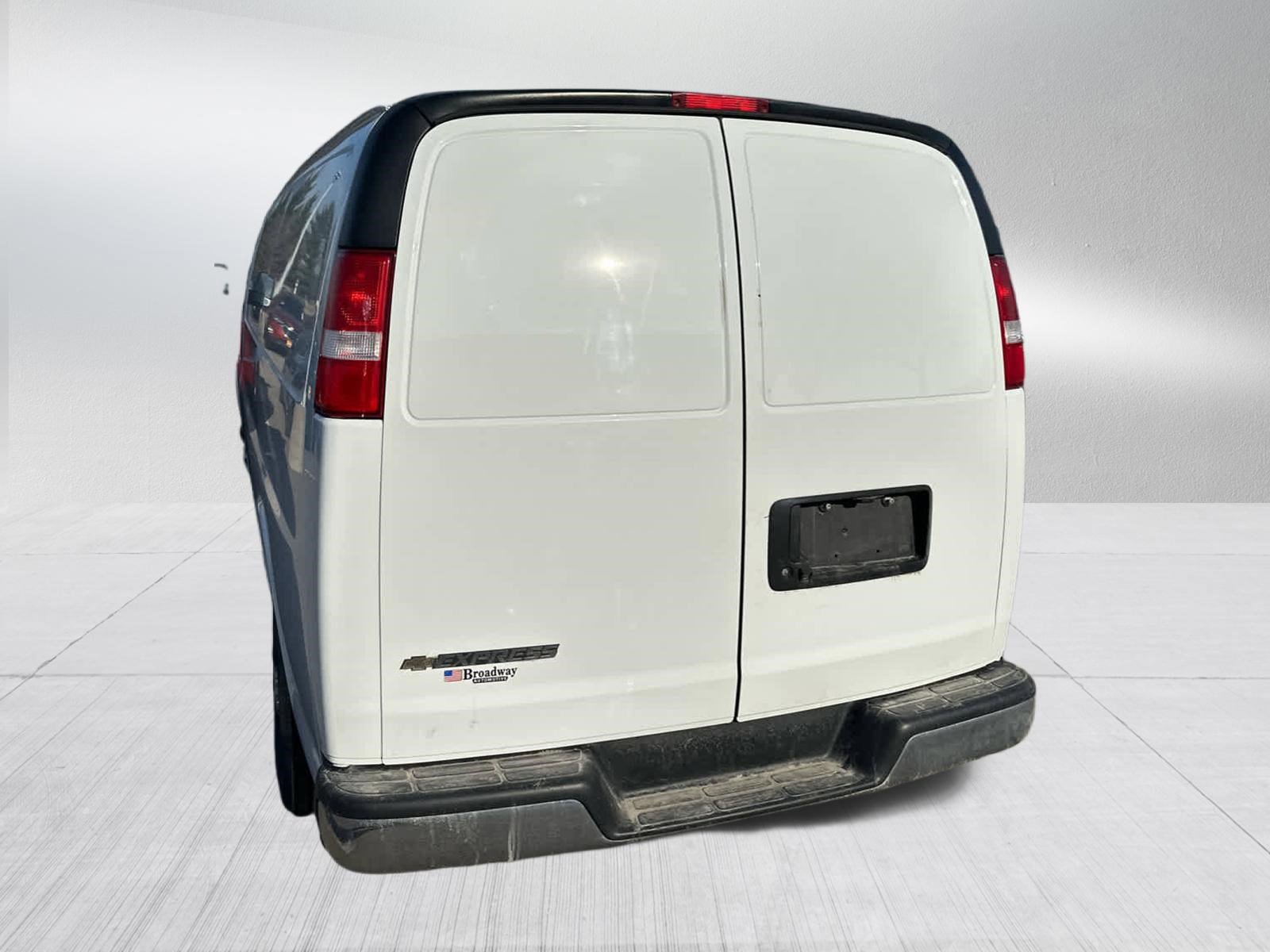 Used 2022 Chevrolet Express 2500 Extended w/ Driver Convenience Package video 2