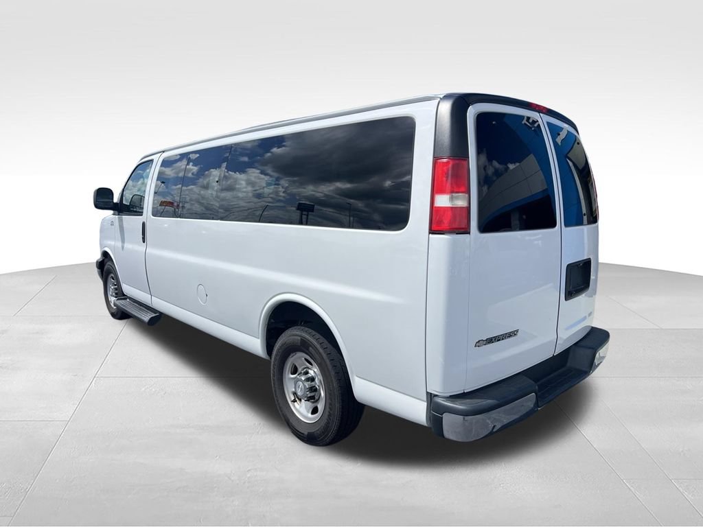 Used 2019 Chevrolet Express 3500 LT w/ LT Preferred Equipment Group RWD image 6