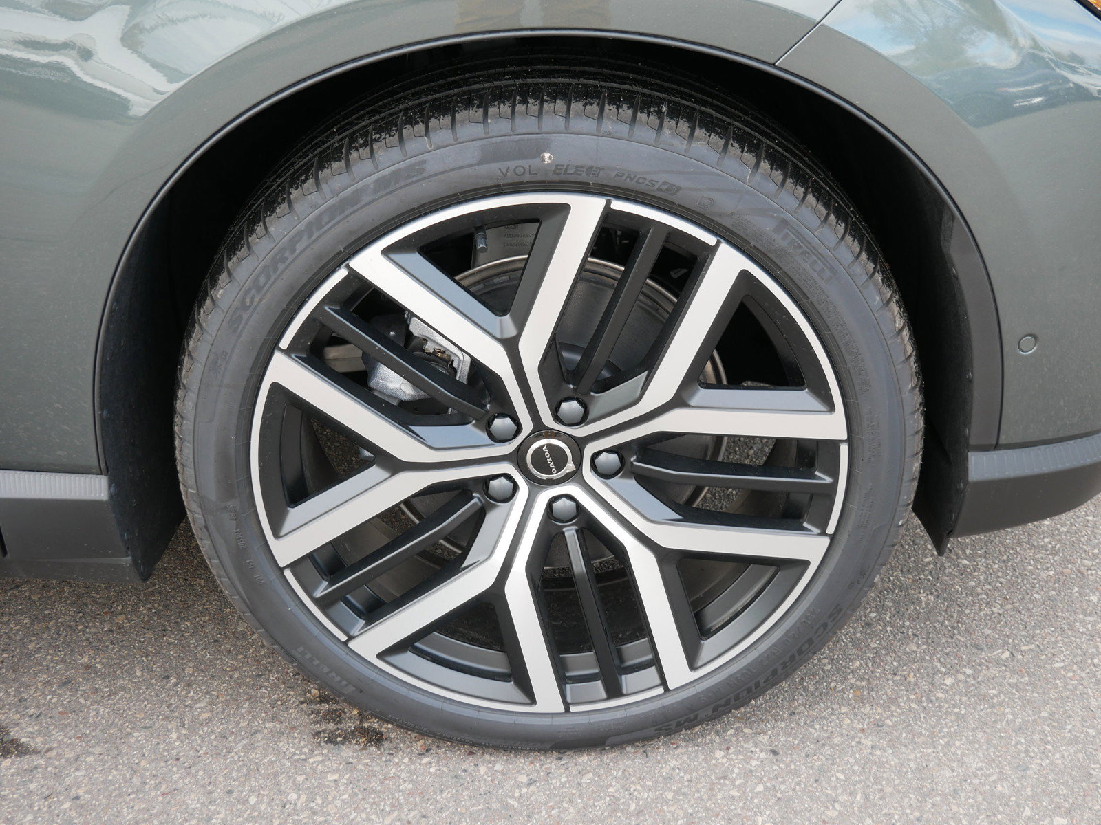 New 2027 Volvo EX60 Ultra AWD/4WD image 4