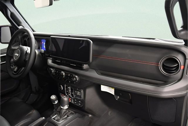 Used 2025 Jeep Wrangler Unlimited Rubicon image 18