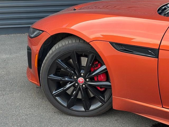 Used 2022 Jaguar F-TYPE R image 12