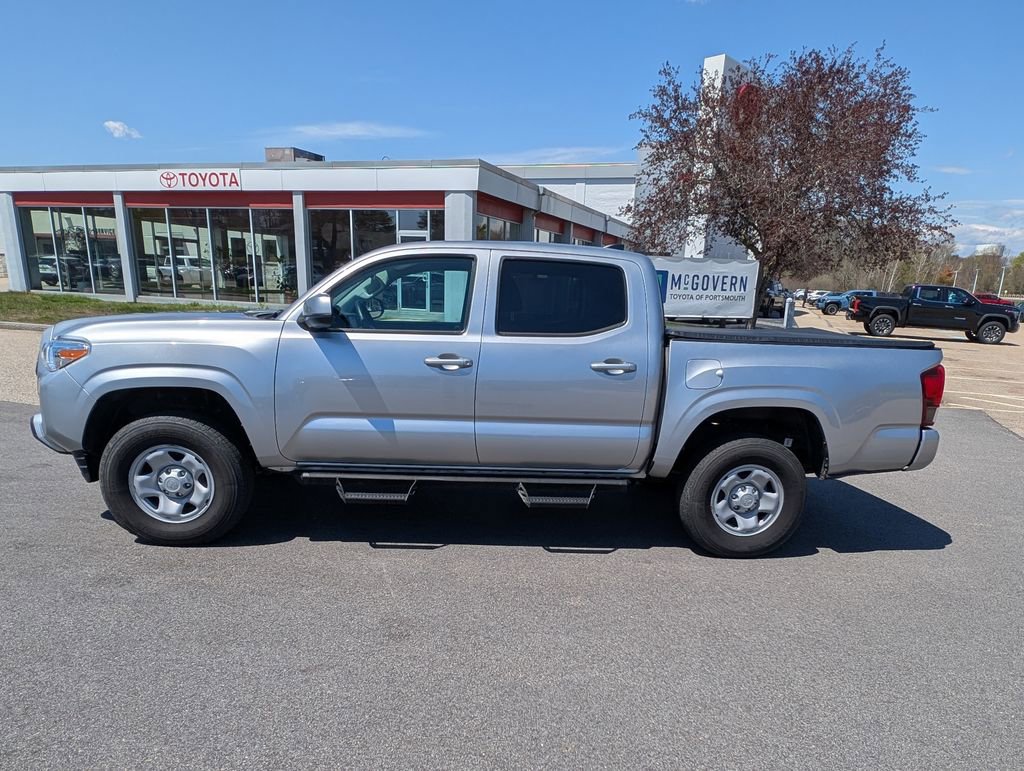 Used 2022 Toyota Tacoma SR AWD/4WD image 2