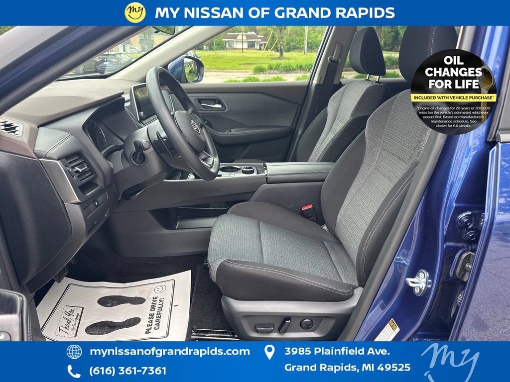 Used 2023 Nissan Rogue SV AWD/4WD image 10