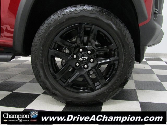 Used 2024 Chevrolet Colorado Trail Boss image 3