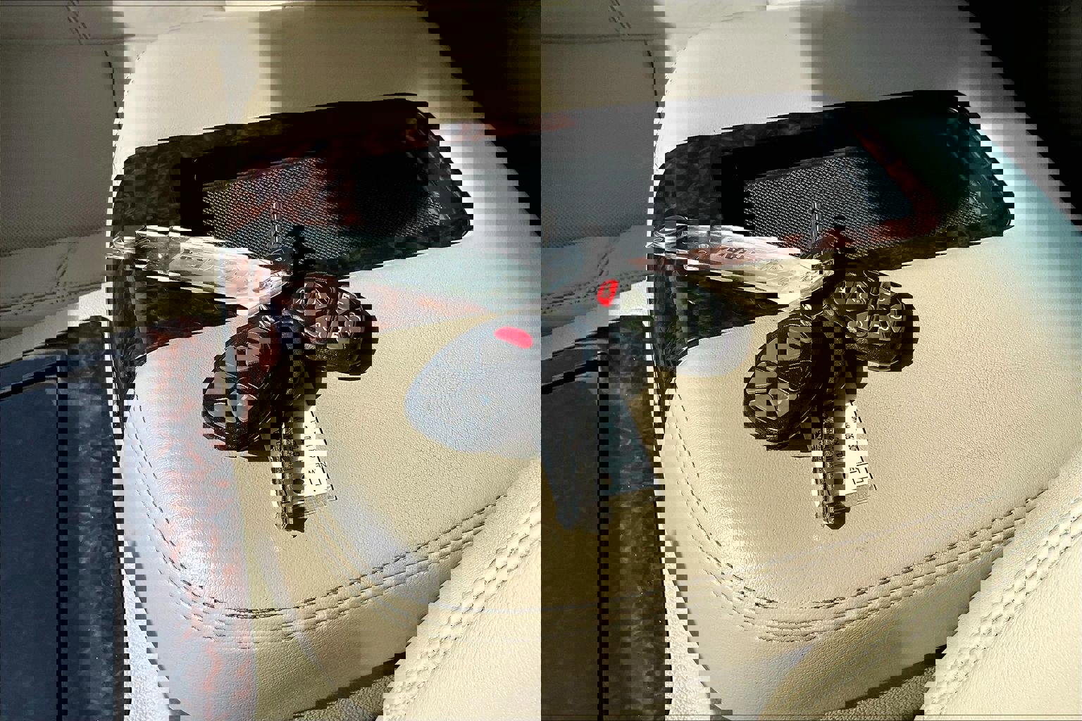 Used 2014 GMC Yukon XL Denali image 35