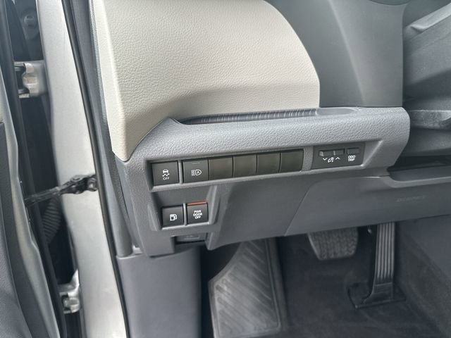 Used 2024 Toyota Sienna XLE image 16