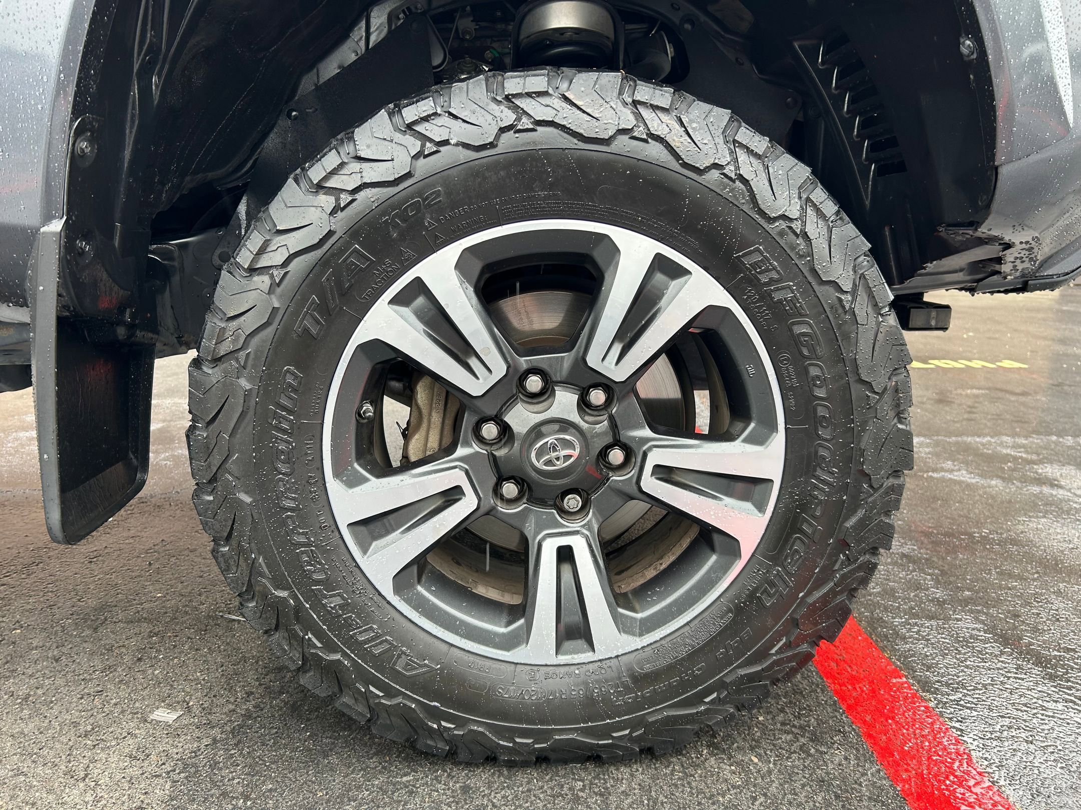 Used 2017 Toyota Tacoma SR5 w/ Tow Package AWD/4WD image 30