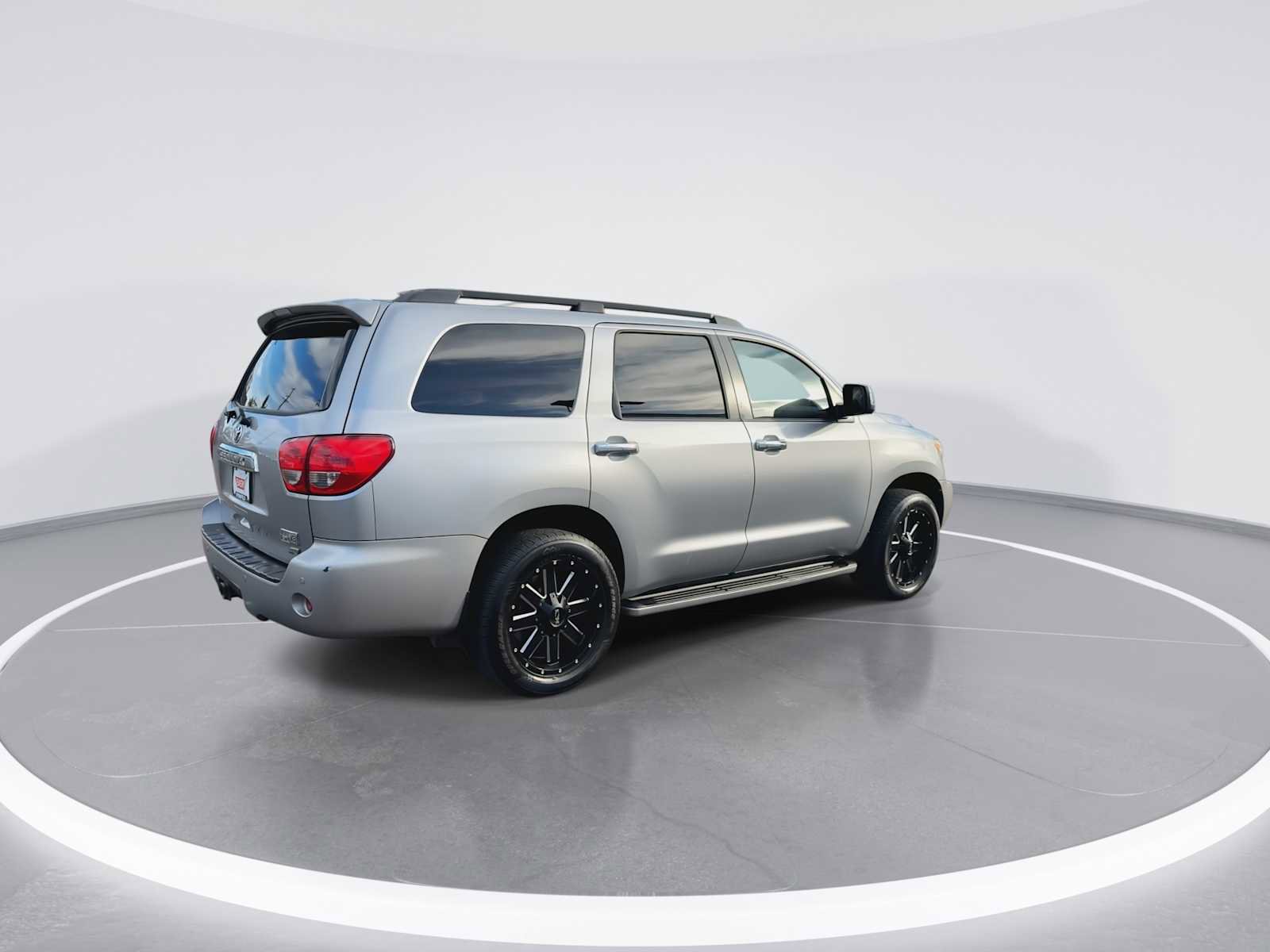 Used 2010 Toyota Sequoia Platinum image 8