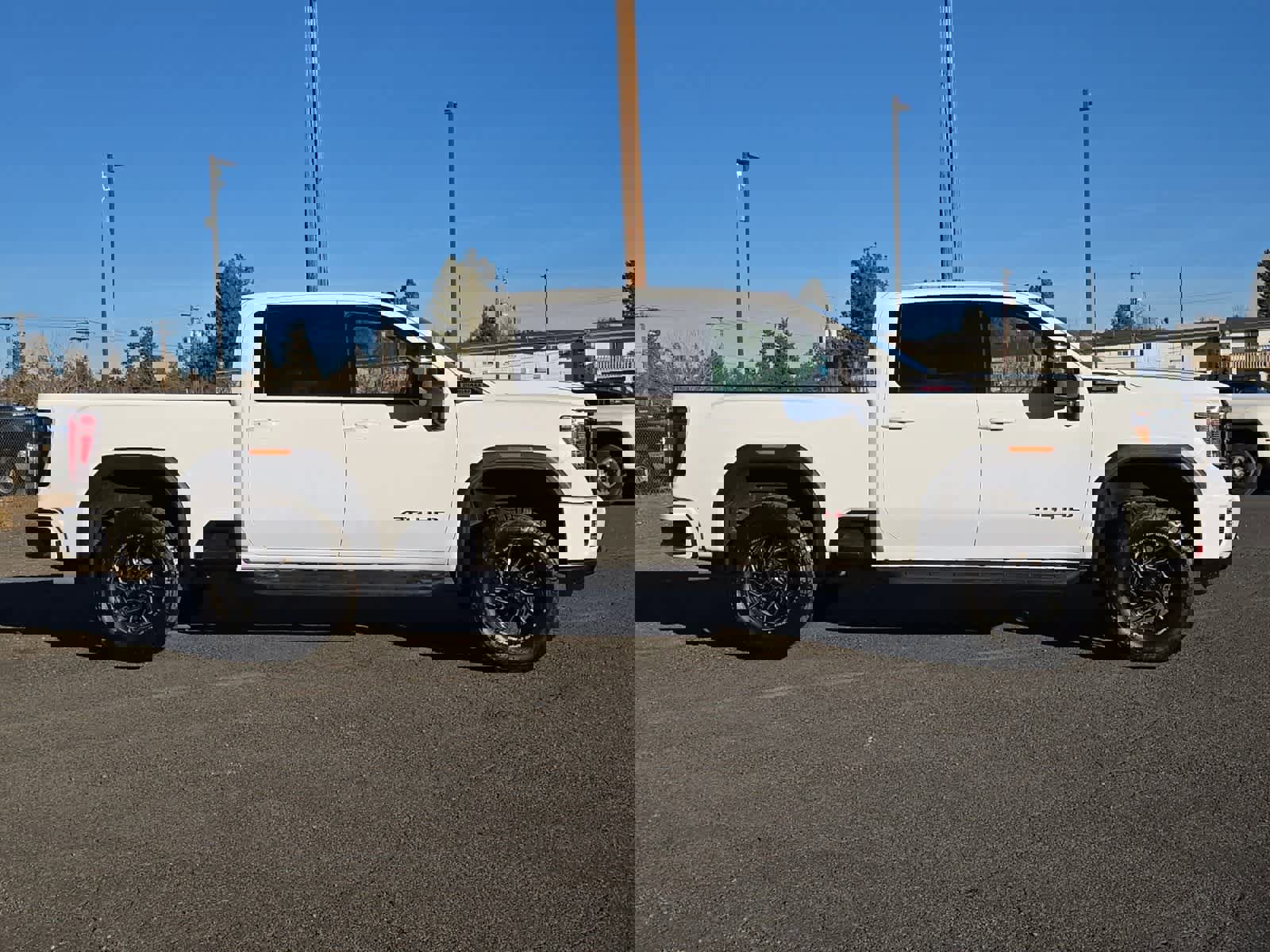 Used 2021 GMC Sierra 3500 AT4 w/ AT4 Preferred Package image 8