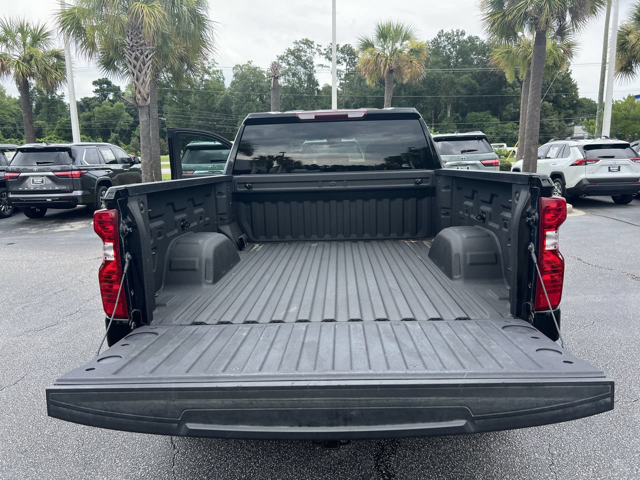 Used 2023 Chevrolet Silverado 1500 Custom AWD/4WD image 33