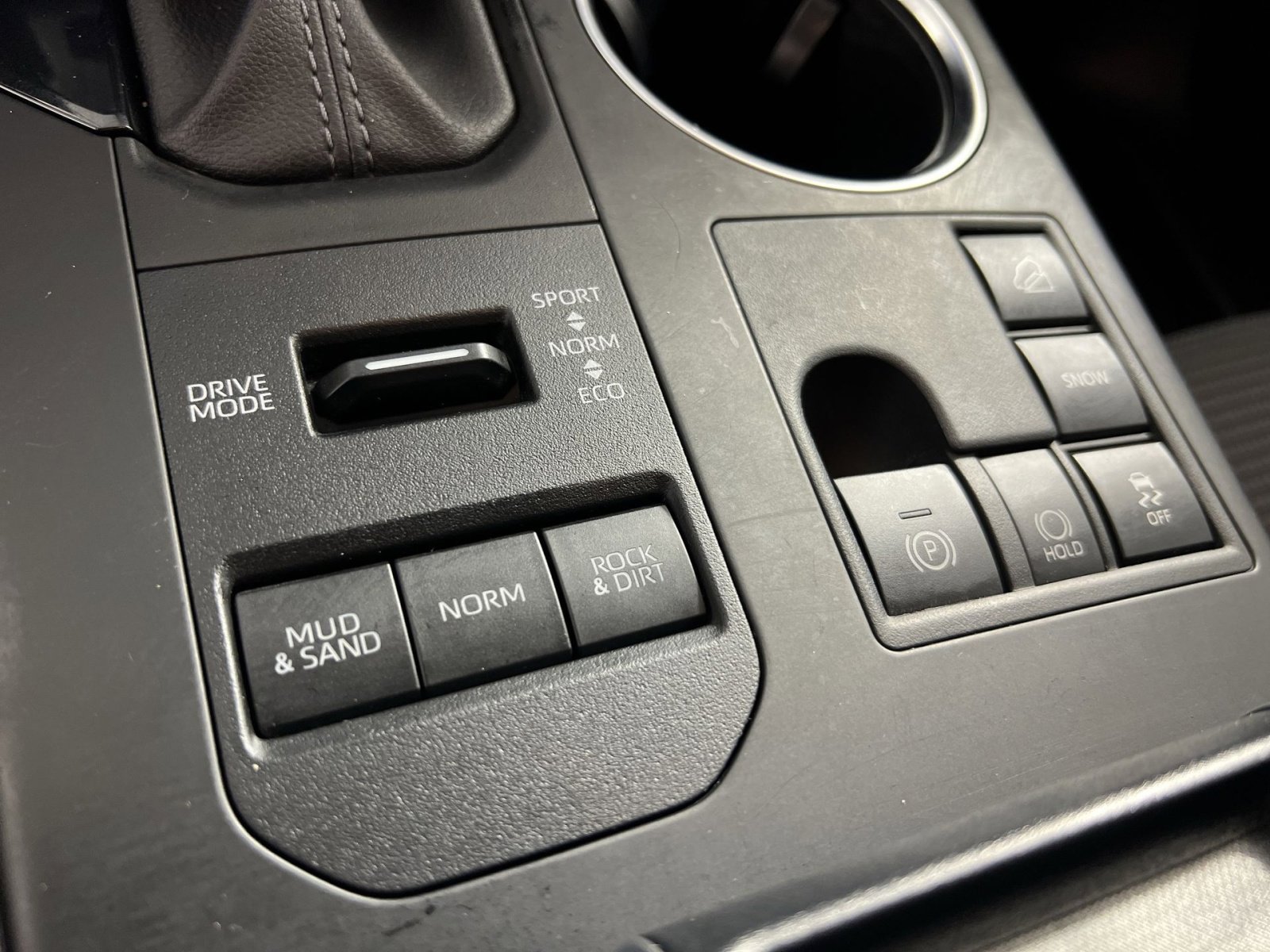 Used 2024 Toyota Highlander LE image 33