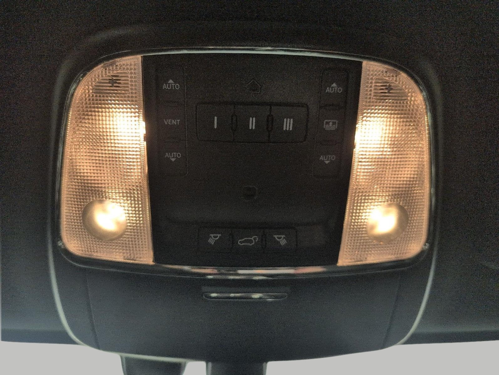 Used 2021 Jeep Grand Cherokee High Altitude AWD/4WD image 19
