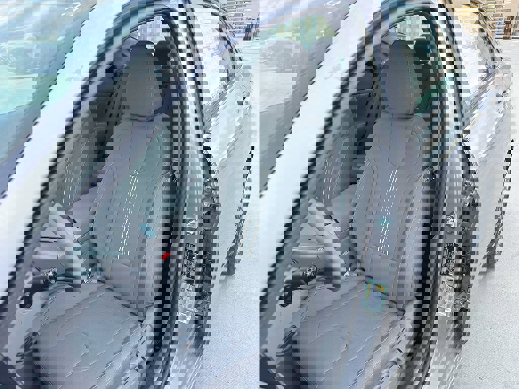 New 2025 Hyundai Elantra SEL image 29