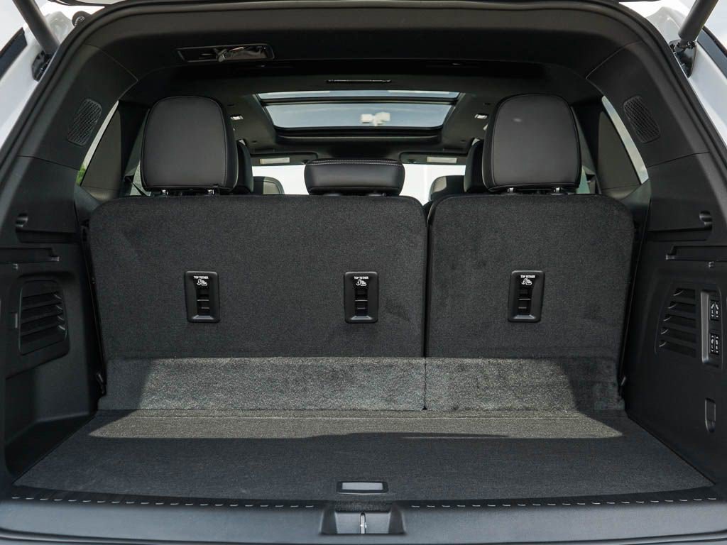 New 2026 Buick Enclave Sport Touring w/ Power Package AWD/4WD image 8