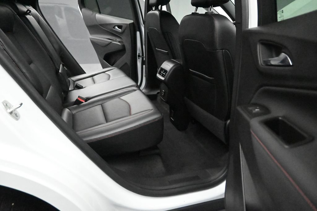 Used 2024 Chevrolet Equinox RS w/ RS Leather Package FWD image 18
