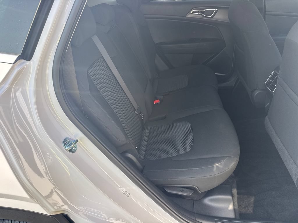 Used 2026 Kia Sportage LX FWD image 15