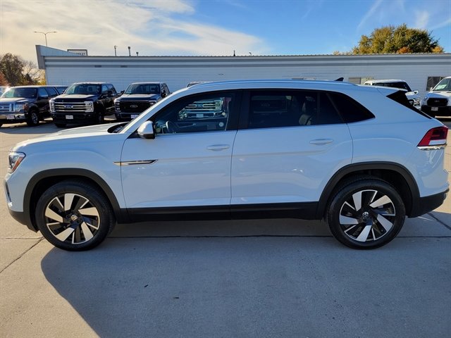 Used 2025 Volkswagen Atlas Cross Sport SE image 9