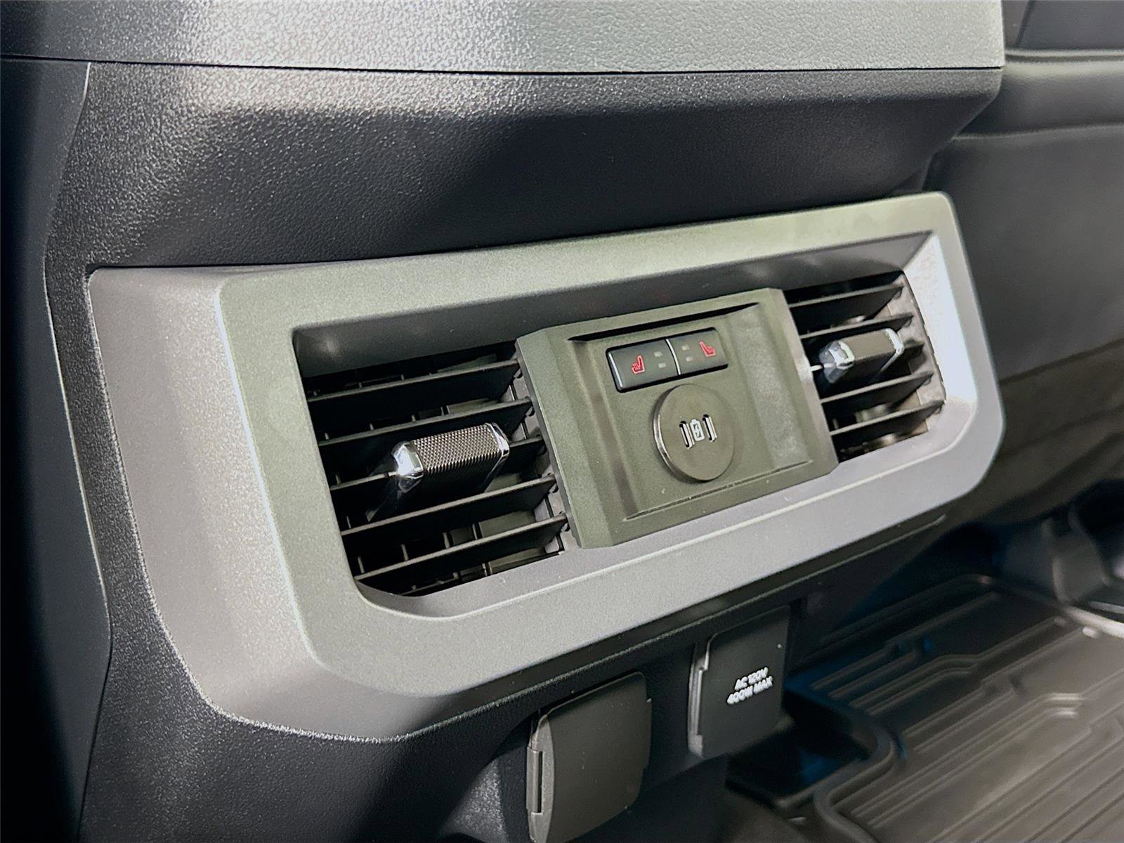 Used 2024 Ford F250 Lariat w/ Chrome Package image 26