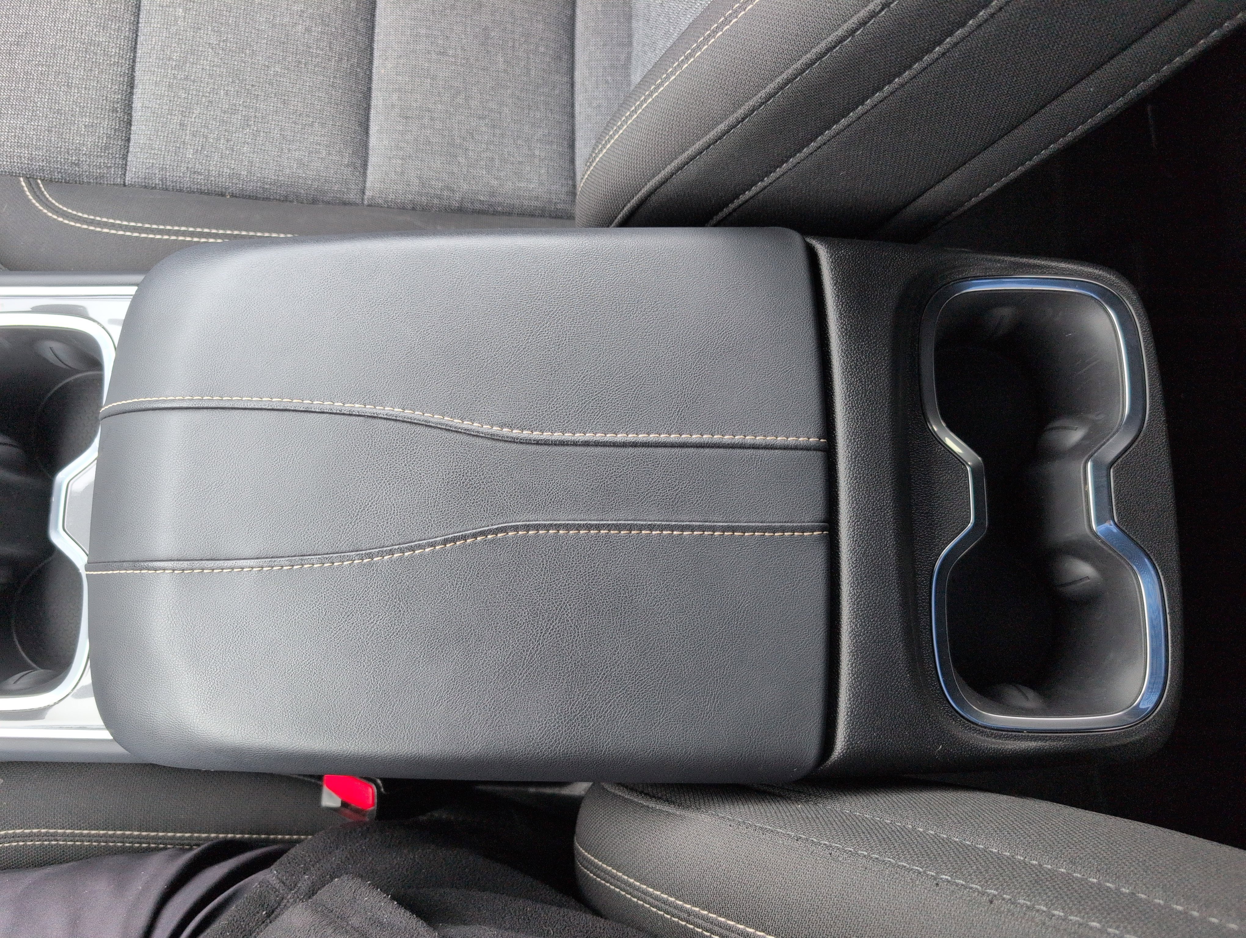 Used 2025 GMC Acadia Elevation image 28