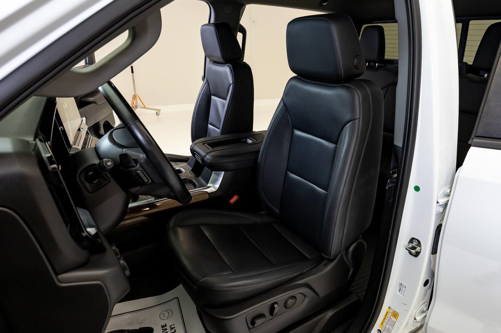 Used 2022 Chevrolet Silverado 1500 LT Trail Boss w/ LT Trail Boss Premium Package AWD/4WD image 30