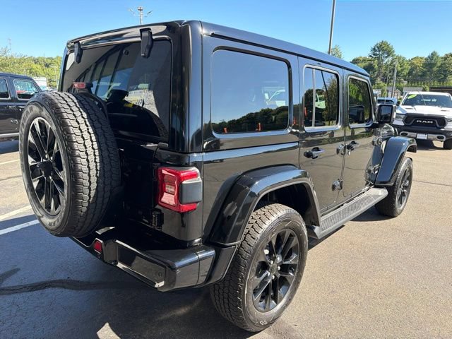 Used 2022 Jeep Wrangler Unlimited Sahara AWD/4WD image 5