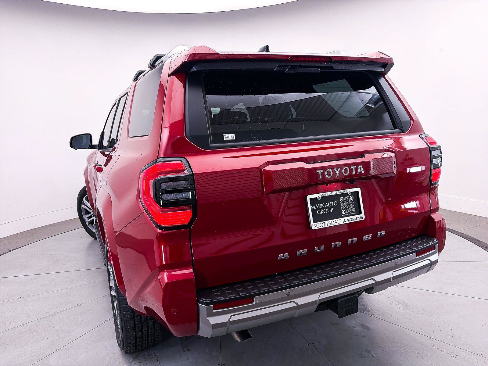 Used 2025 Toyota 4Runner Limited AWD/4WD image 10