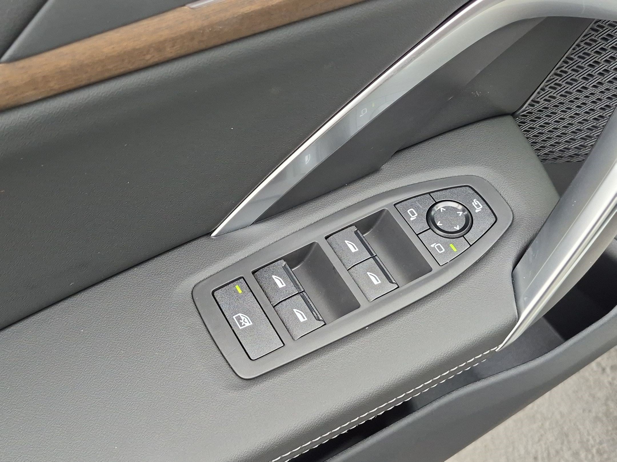 New 2027 BMW X1 xDrive28i AWD/4WD image 15