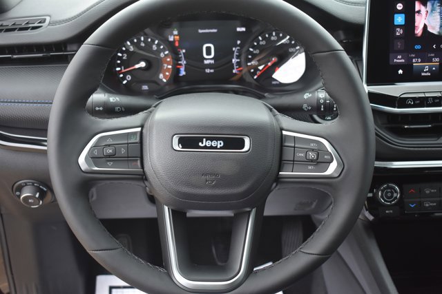 New 2026 Jeep Compass Latitude image 19