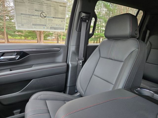 New 2026 Chevrolet Suburban RST w/ Comfort Package AWD/4WD image 36