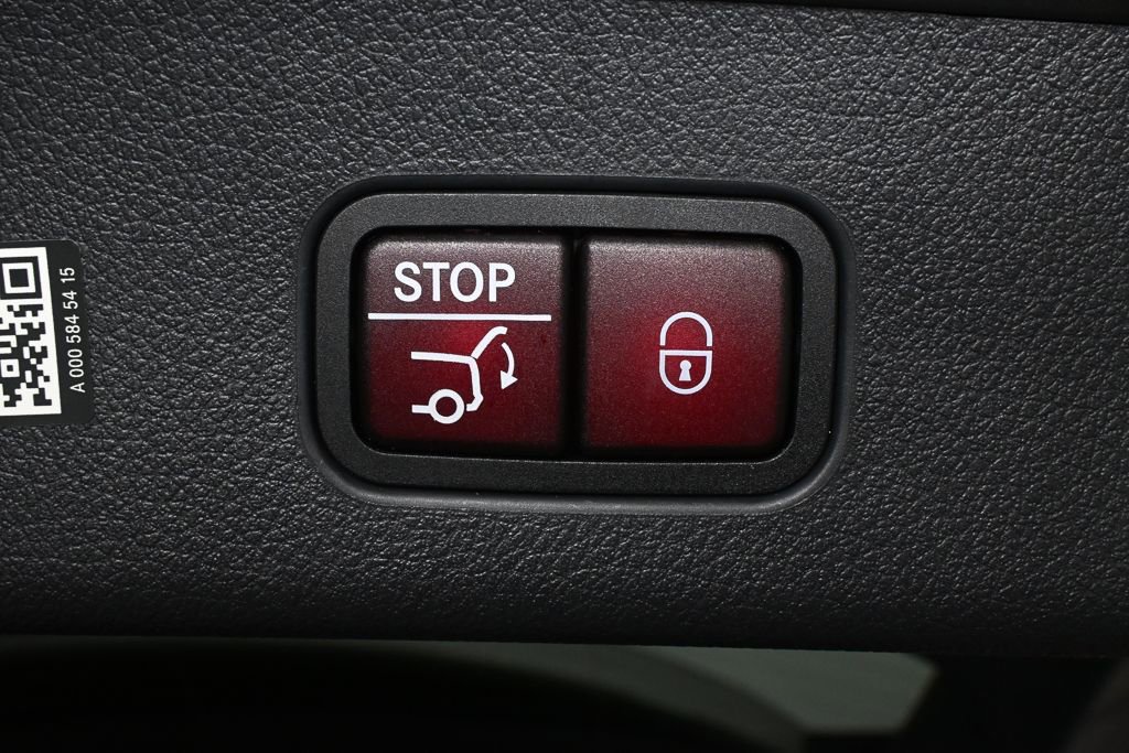 Used 2024 Mercedes-Benz GLC 300 image 30