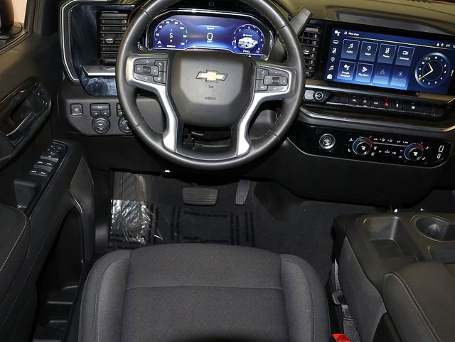 Used 2023 Chevrolet Silverado 1500 LT AWD/4WD image 3
