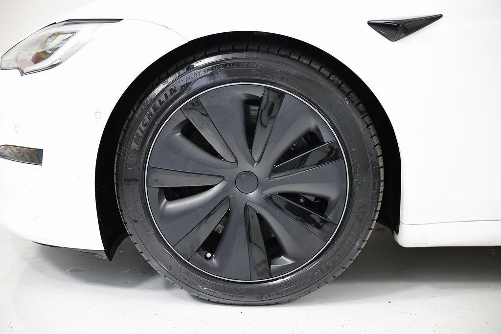 Used 2022 Tesla Model S Plaid image 4