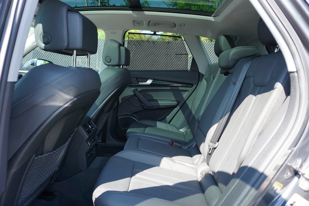 Used 2020 Audi Q5 Prestige w/ Prestige Package AWD/4WD image 13