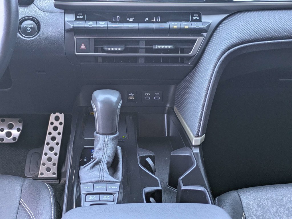 Used 2025 Toyota Camry SE FWD image 18