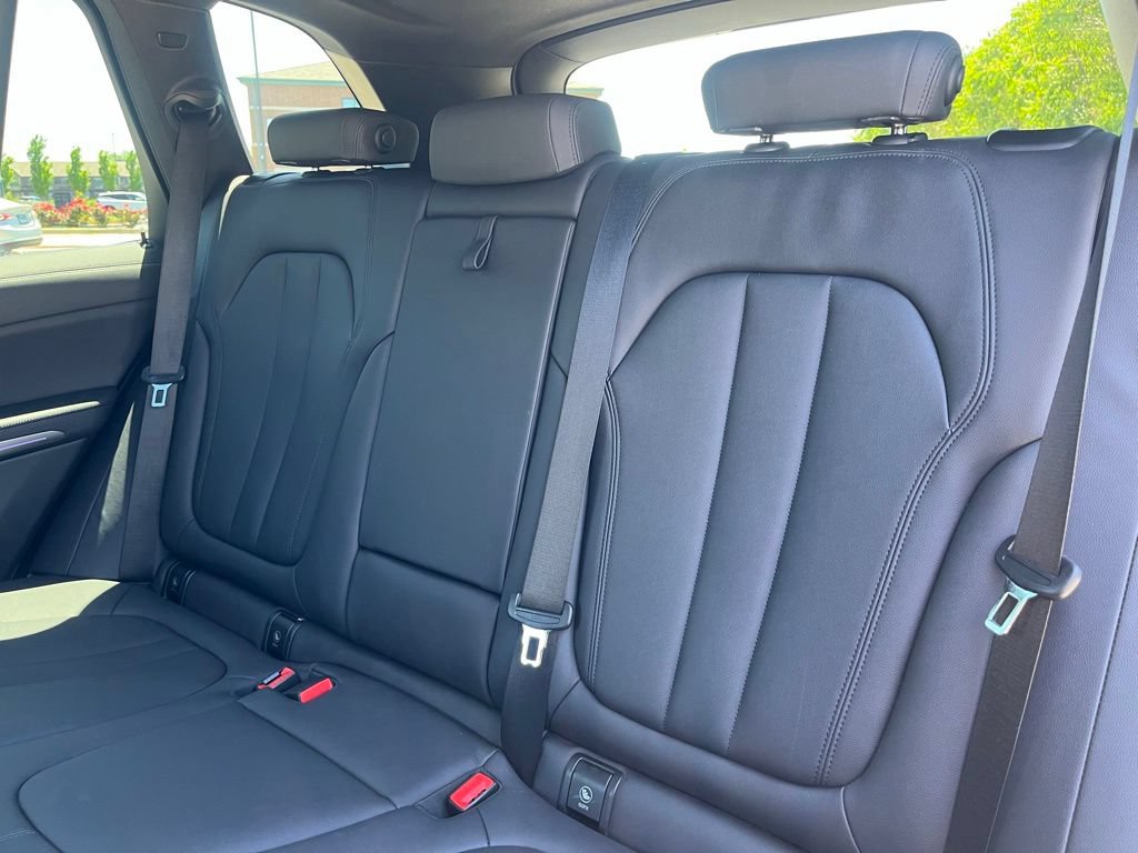 Used 2022 BMW X5 xDrive40i w/ Premium Package AWD/4WD image 20