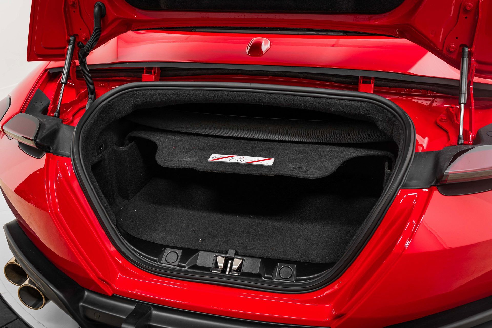 Certified 2025 Ferrari Roma Spider RWD image 20