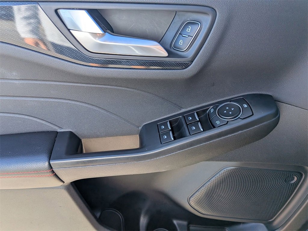 Used 2025 Ford Escape ST-Line image 11
