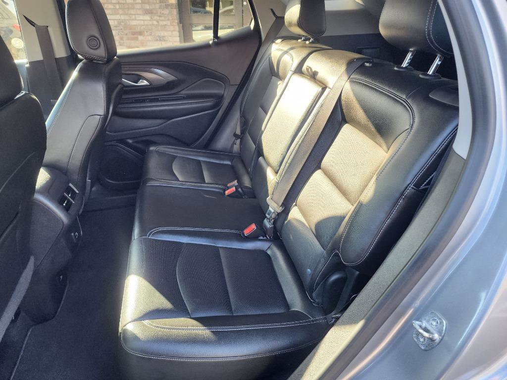 Used 2024 GMC Terrain SLT image 10