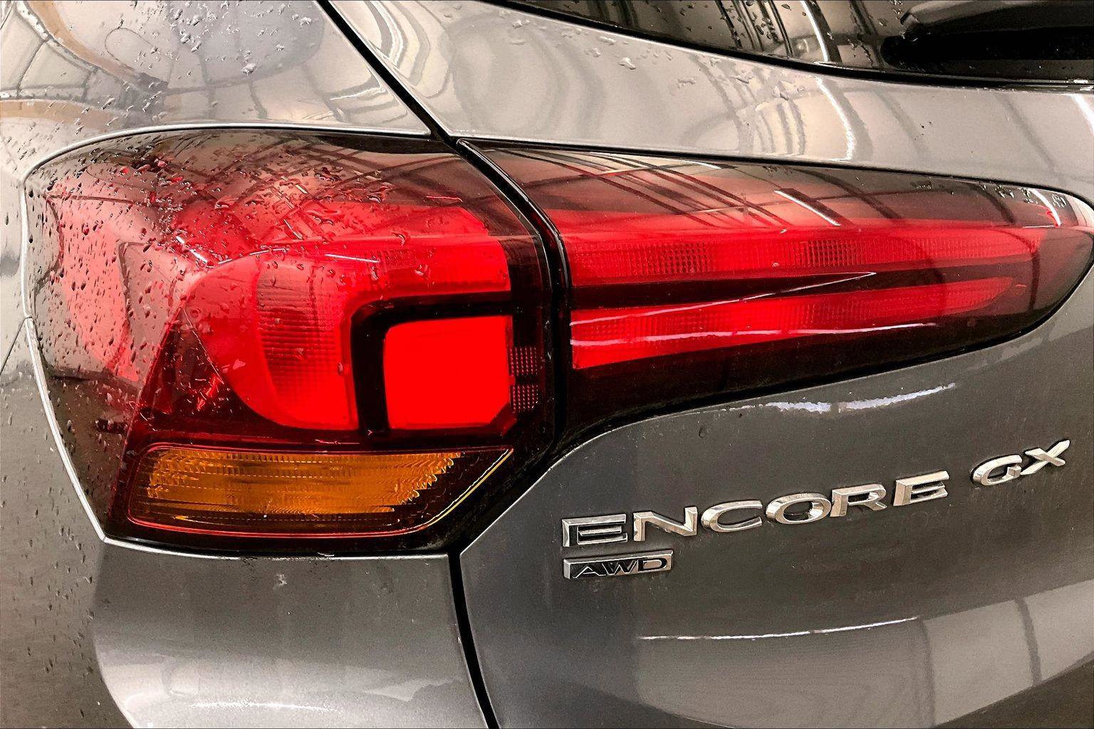 Used 2021 Buick Encore GX Select w/ Sport Touring Package image 28