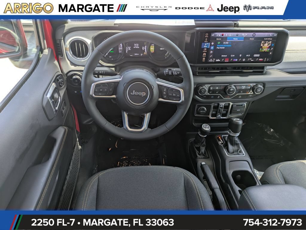 Used 2025 Jeep Wrangler Unlimited Sahara AWD/4WD image 16